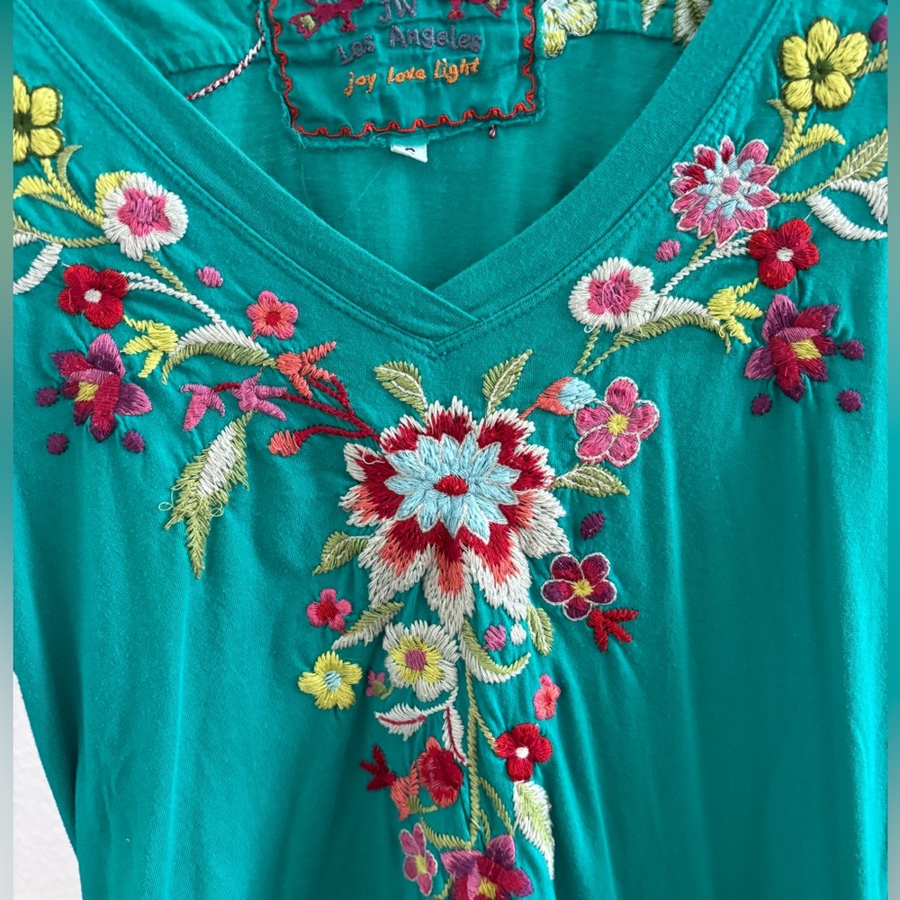 Johnny Was embroidered blouse - great condition - Picture 10 of 10